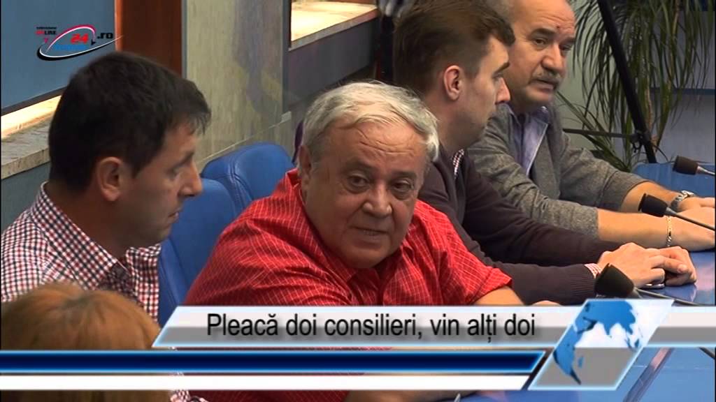 Pleacă doi consilieri, vin alți doi