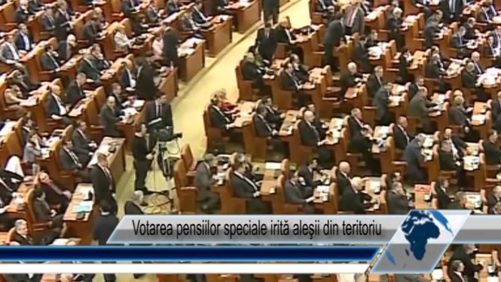 Votarea pensiilor speciale irită aleşii din teritoriu