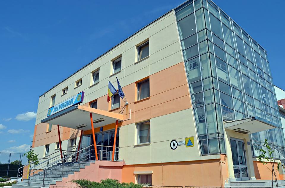 48388519_305975206709188_8956407718822805504_n