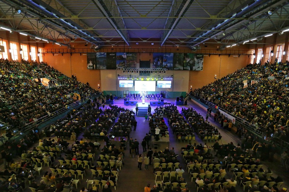 60100867_2095035923898592_7255318567564869632_n