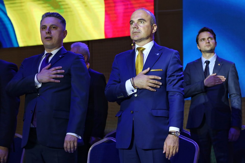 59698093_2095036227231895_2659130685222027264_n