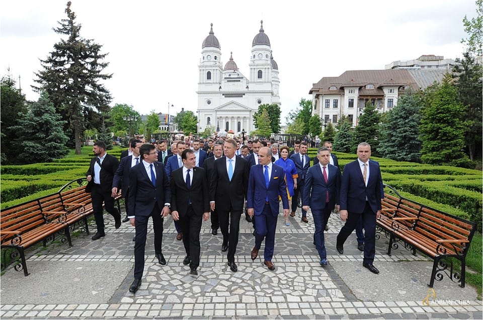 ca1d9803-9f32-4a9a-b41a-1e66cb50a3c1