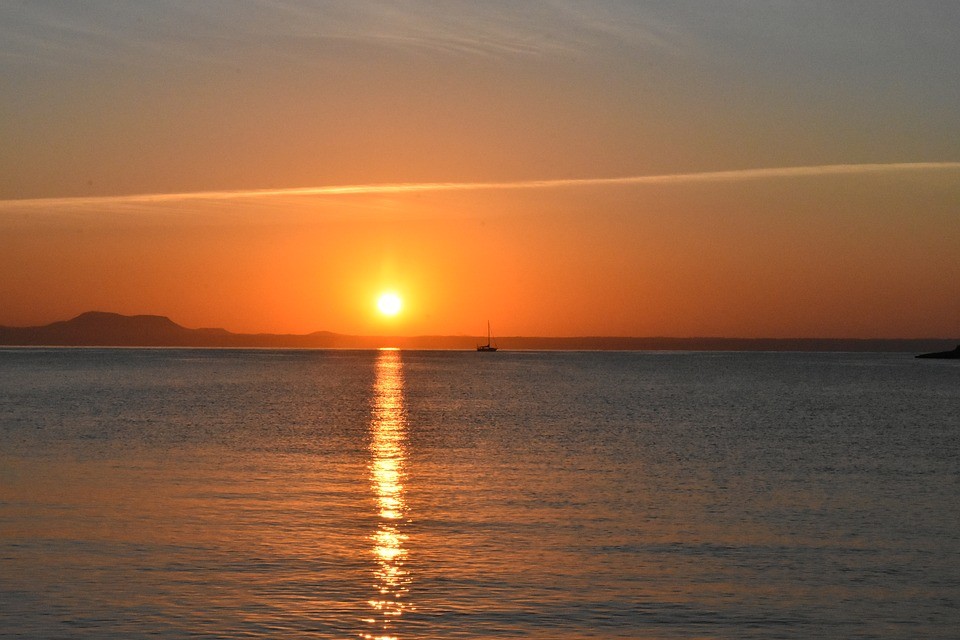 sunrise-3878848_960_720