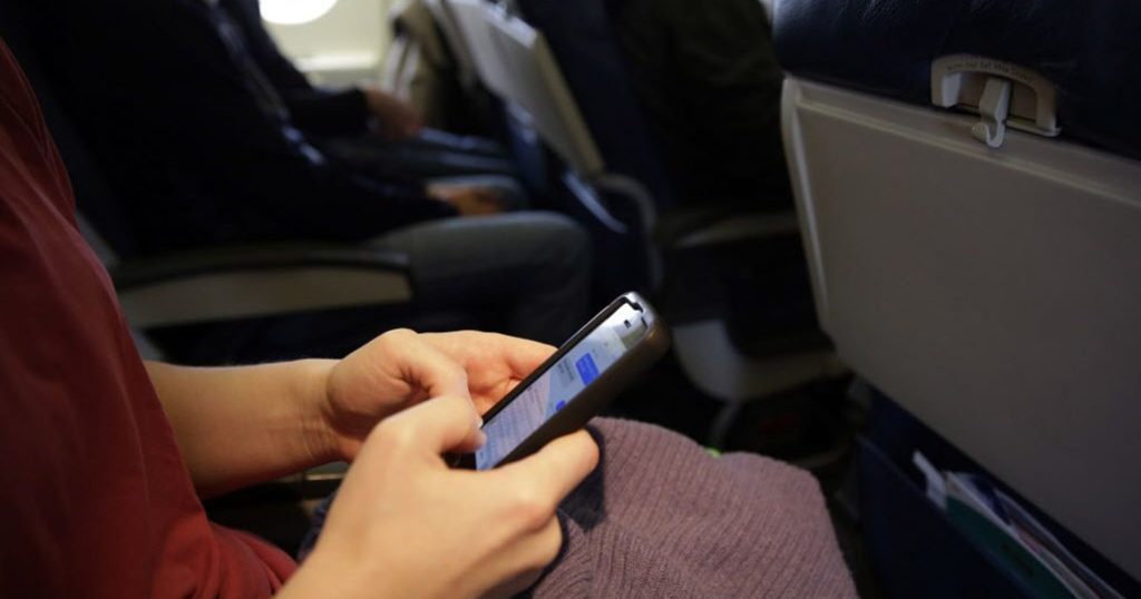 636224987719680967-PHONE