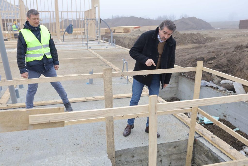 82625209_2280777692022908_2949587267477307392_o