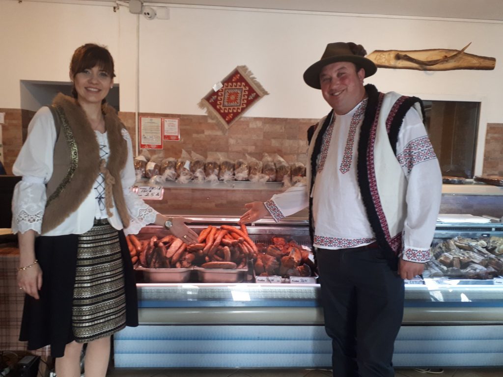 90264592_507645450190948_4002875705594478592_o