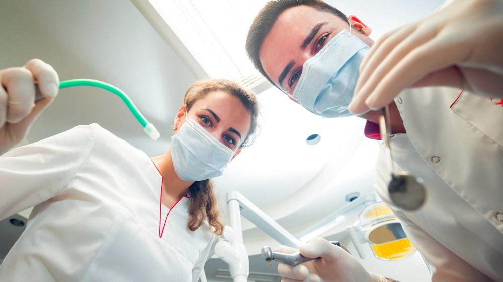 egd_ce-se-intampla-la-dentist-1000x562