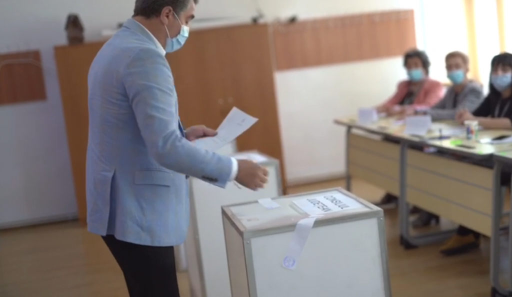 2020-09-27 at 15-09-39