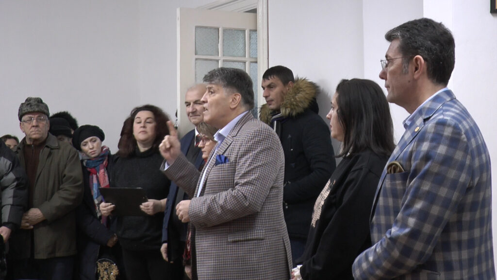 00015.00_01_40_25.Still001