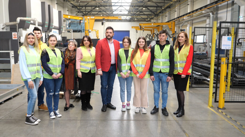 P1043155.00_08_10_32.Still002