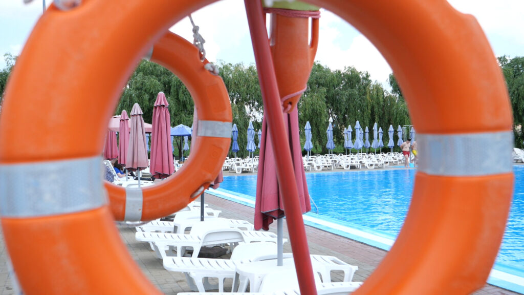 DE PUS IN PROIECTE.00_00_40_17.Still002