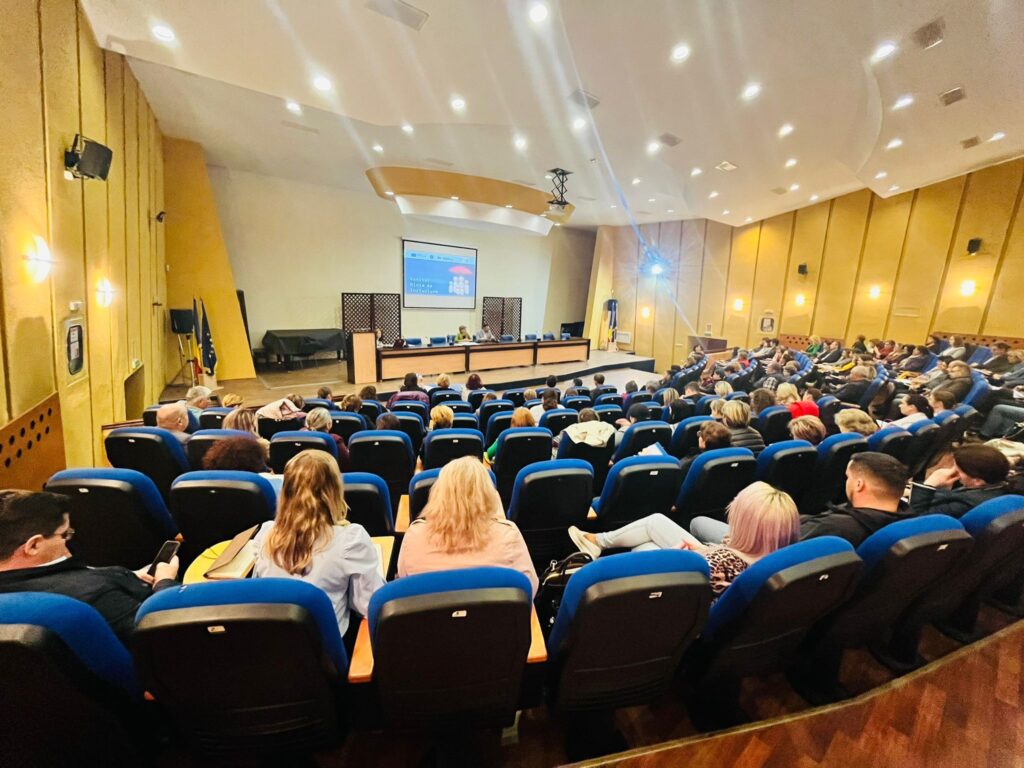 77a016f4-f835-4b93-a383-90e757c54e95