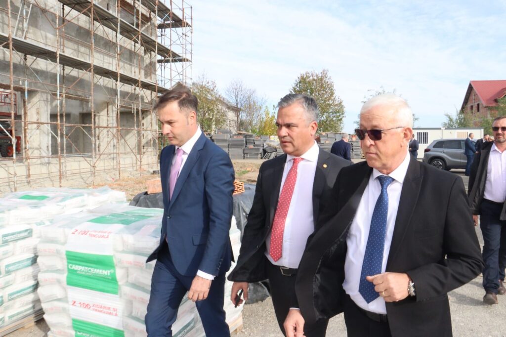 398580122_327340216668563_7264772573637435426_n