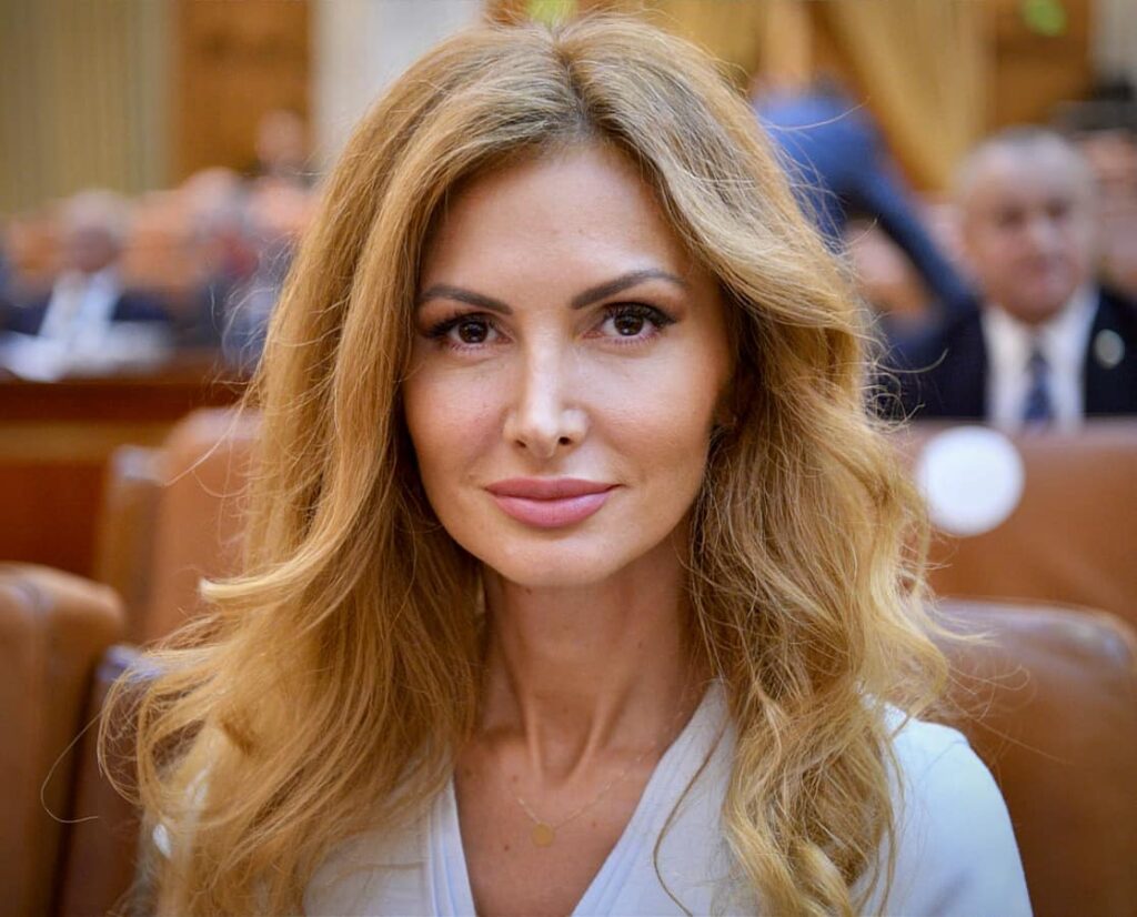 414012073_2461323554071056_123745895953472043_n