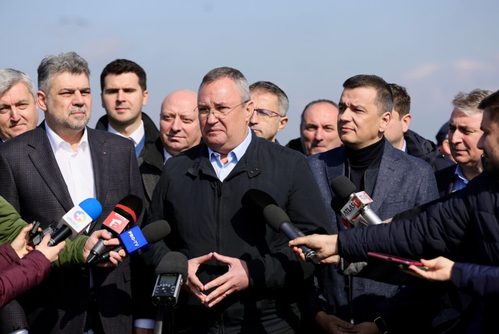 434052562_942326847355345_9150116105576120813_n