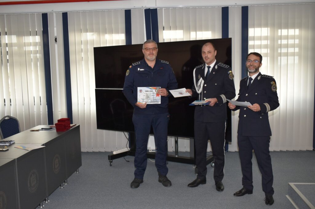 c0094598-7421-4421-9451-41c5f4708c37