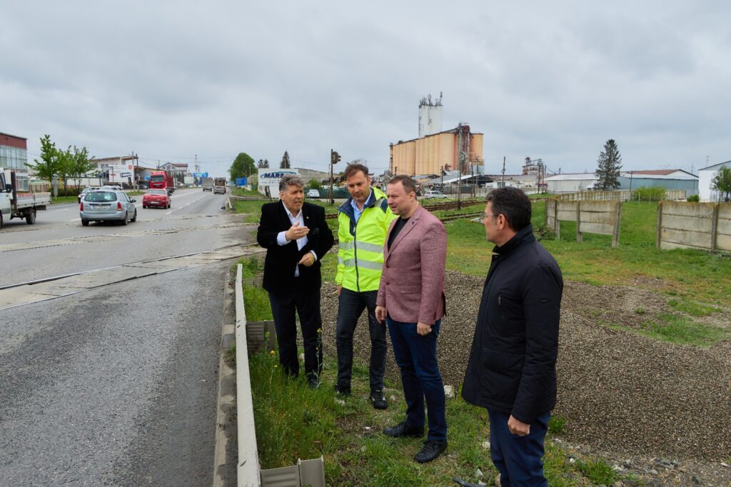 eadd5e3c-5cd8-40dd-aa6f-4b4a02545f41