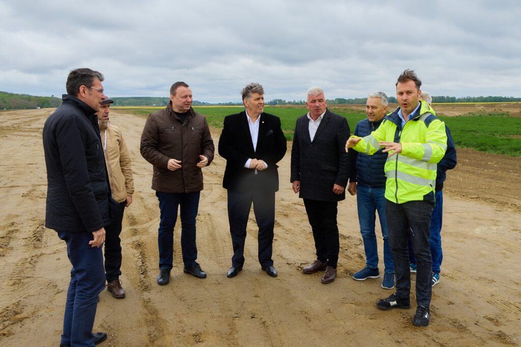 53a4f65a-5f7a-49ea-8ca3-c1f4de7226cc