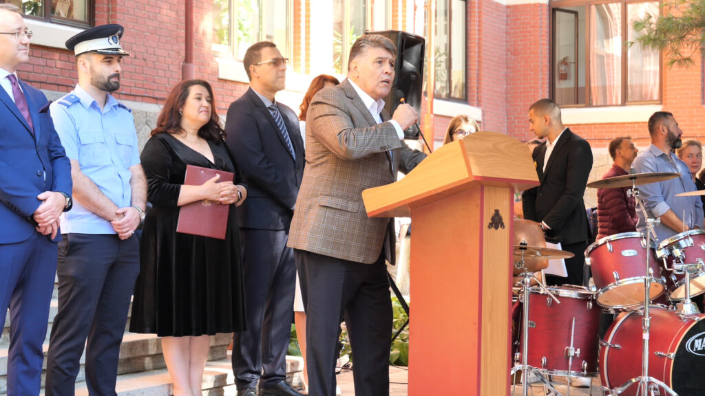 P1047069.00_15_55_21.Still001