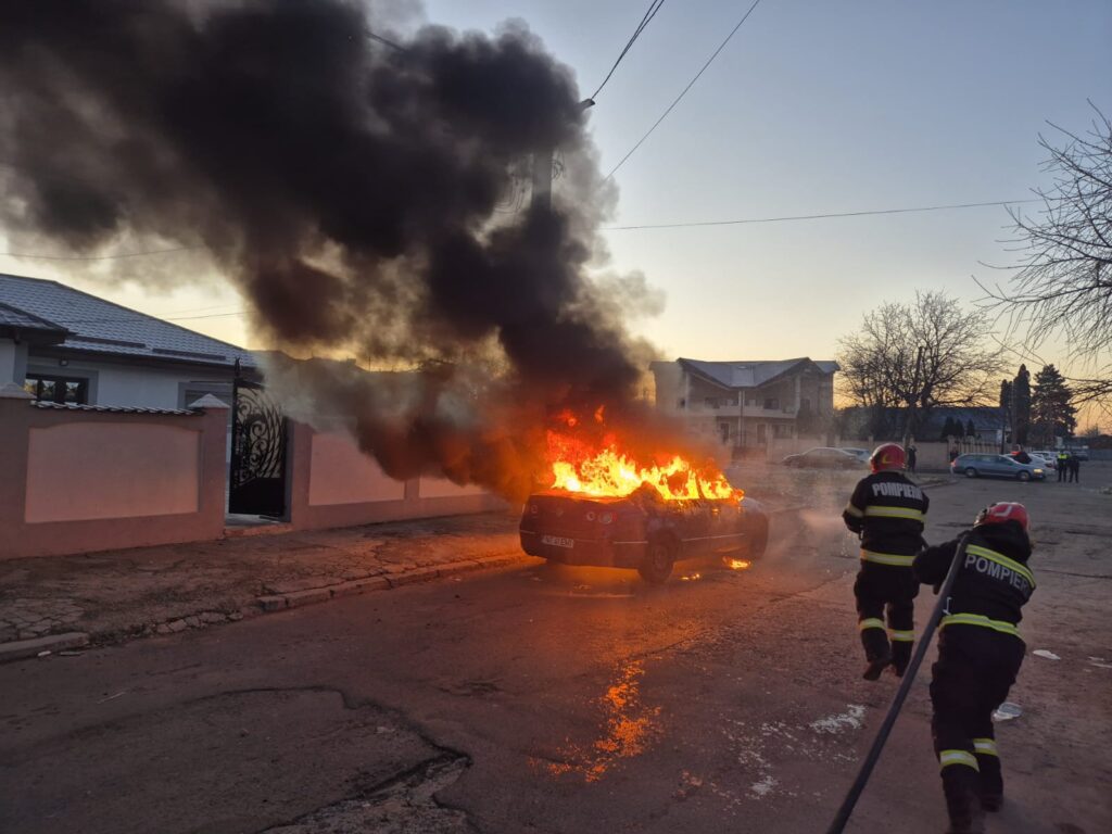 incendiu autoturism