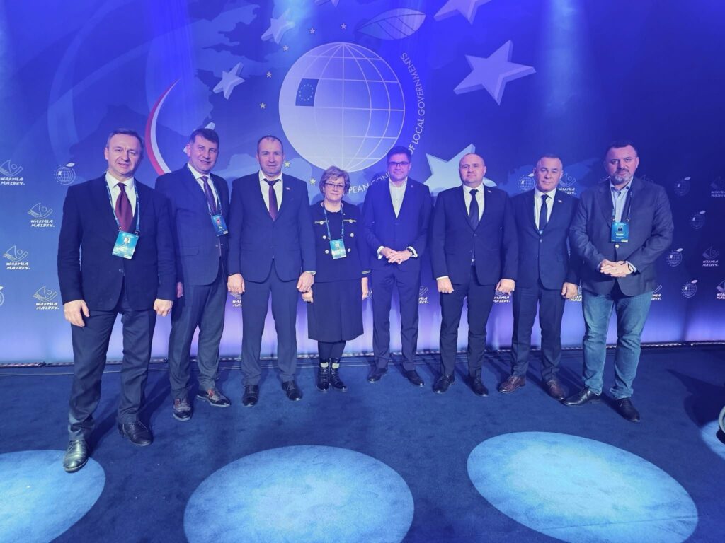 17c55af9-70b3-4dd3-931b-9e9134f2de22