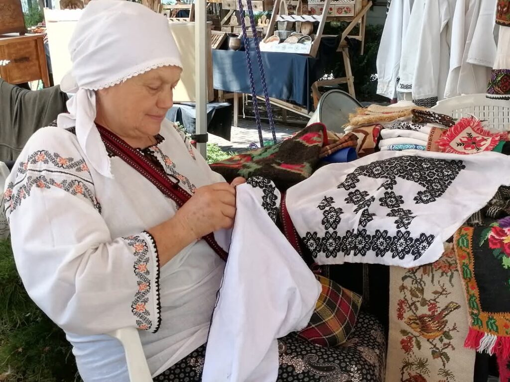 mesteri populari (1)