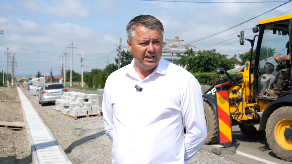 P1047951.00_01_35_18.Still005