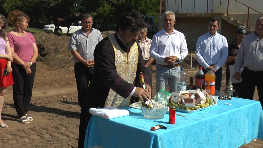 P1047951.00_02_57_01.Still007