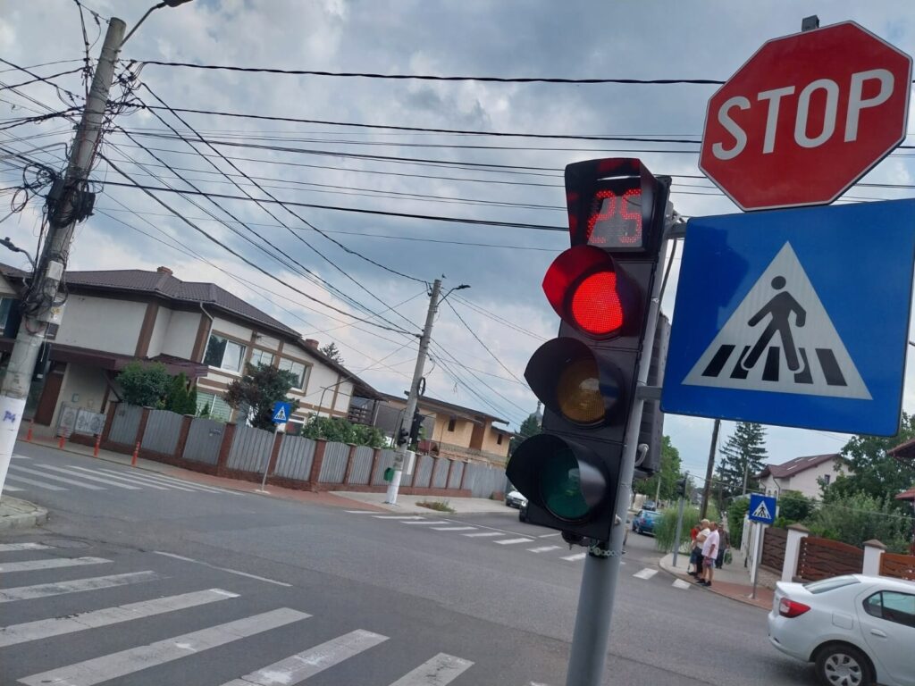 semafor strada tineretului