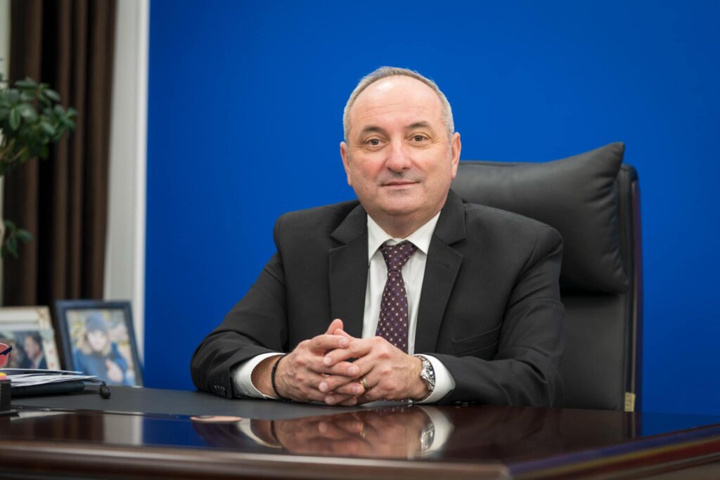 Daniel Vasilica Harpa