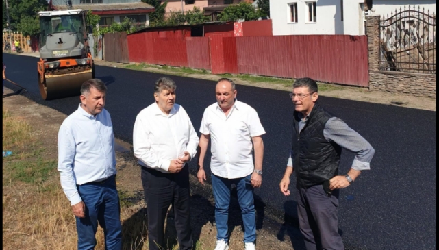 asfaltare strada teiului